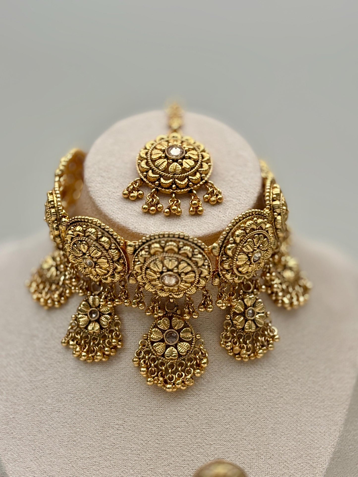 Gold Choker Necklace Set with Maang Tikka