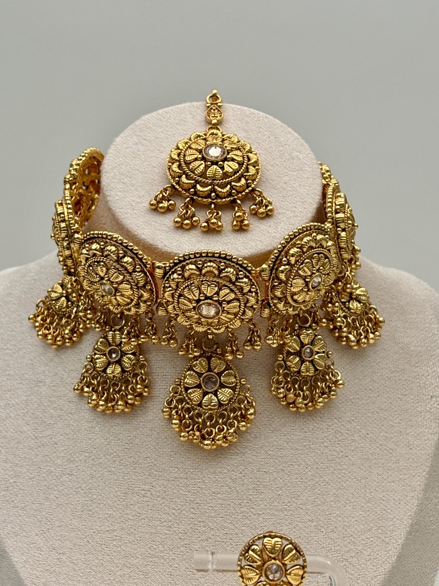 Gold Choker Necklace Set with Maang Tikka