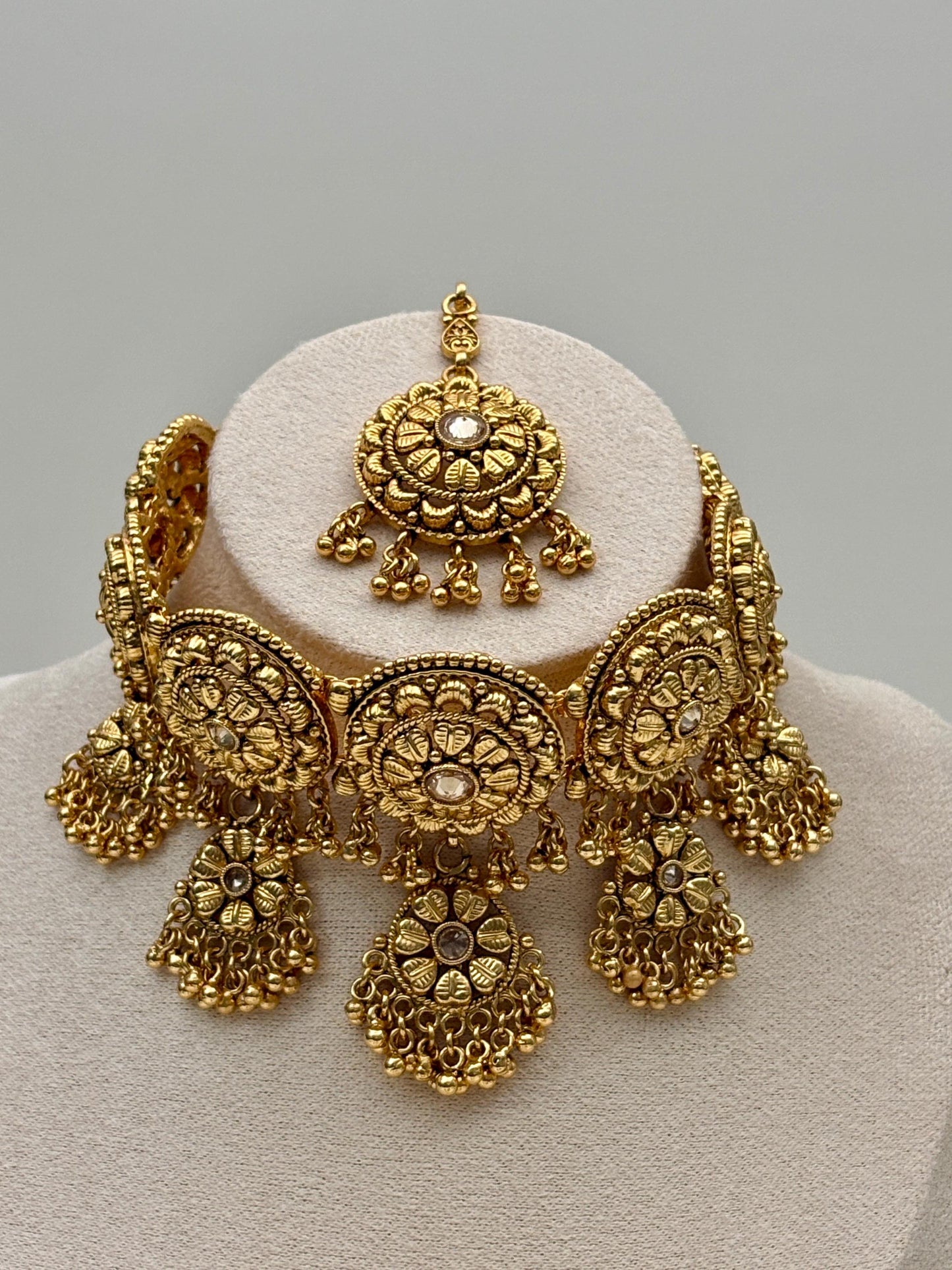 Gold Choker Necklace Set with Maang Tikka